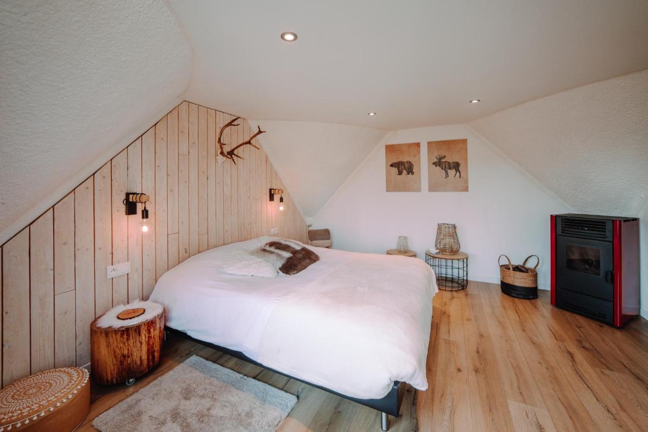 Chalet Boreal Avec Bain A Bulles - In The Woods Gesves